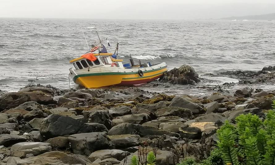 Rescatan a pescadores que naufragaron en el Golfo de Penas