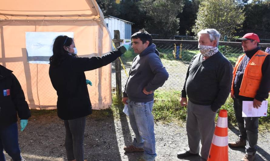 Autoridades inspeccionan funcionamiento de aduana sanitaria en Pargua y llaman a la población a seguir con el autocuidado