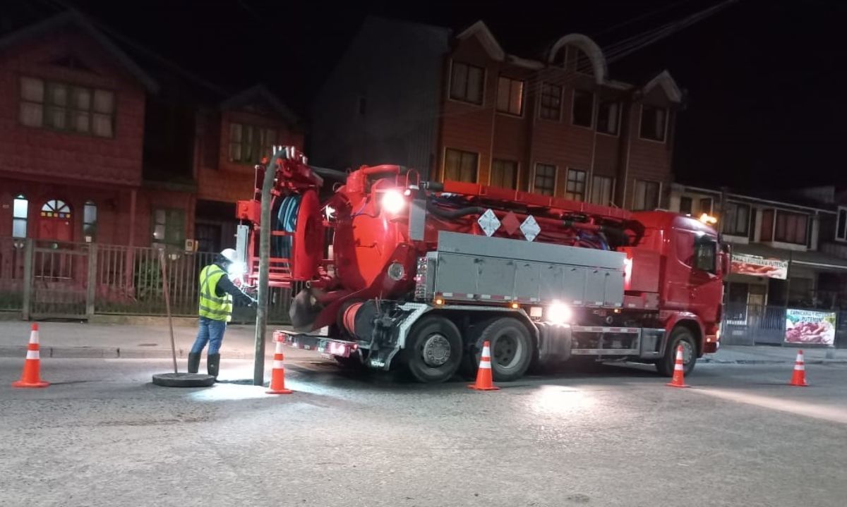 Plan invierno: llaman a desconectar bajadas de aguas lluvias del alcantarillado y a no arrojar basura 