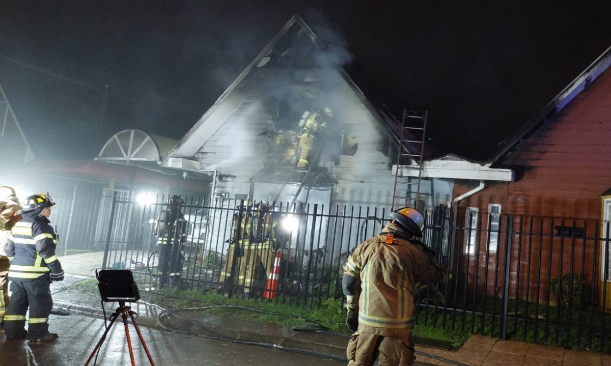 Consternación en Osorno: mueren los 4 integrantes de una familia en incendio de madrugada