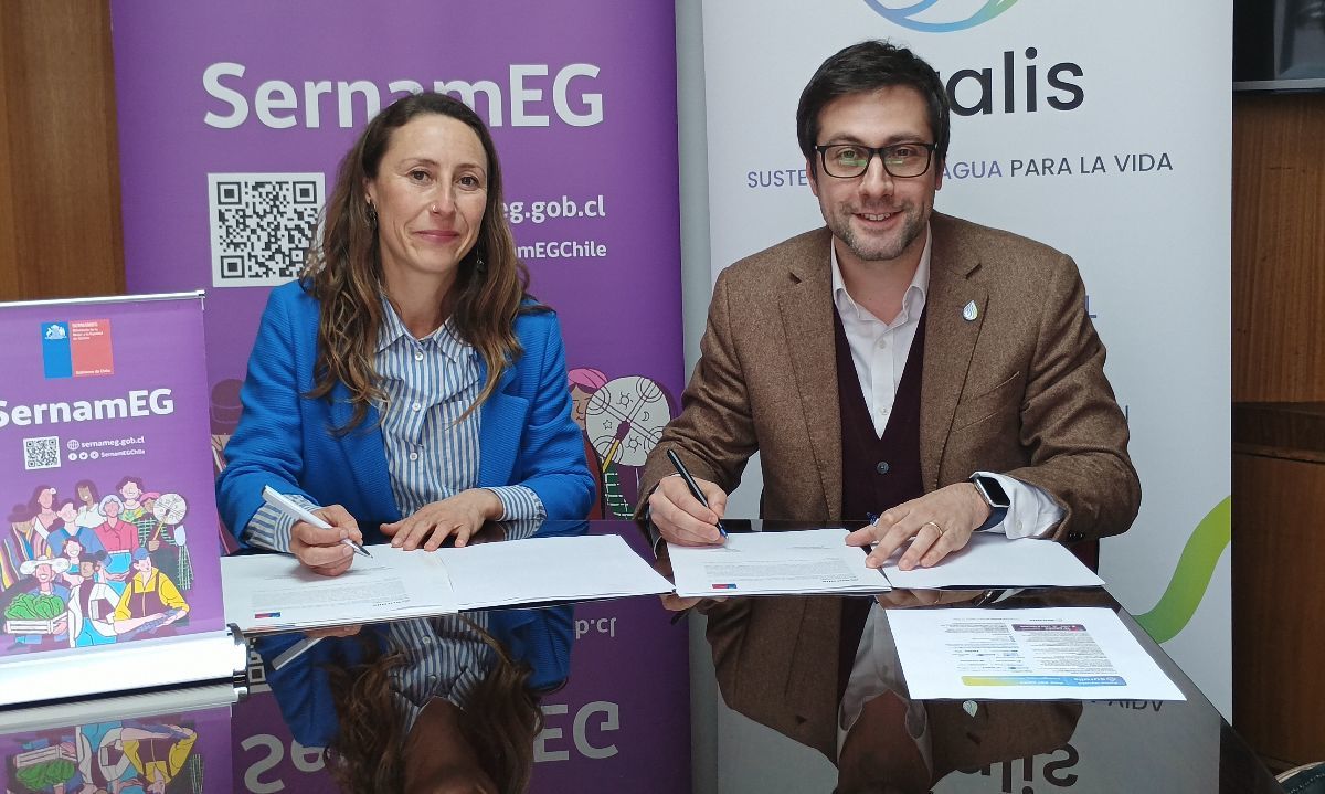 Suralis y Sernameg Los Lagos firman convenio para
reforzar políticas de equidad de género e inclusión